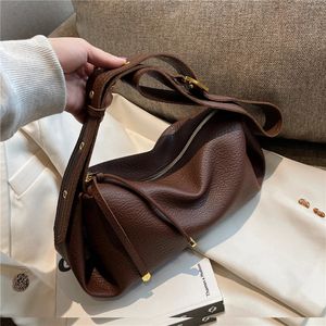 Akşam Çantaları Toptrendler Kadınlar İçin Yumuşak Büyük Hobo Omuz 2023 Kış Lüks Tasarımcı Geniş Kayış Crossbody Purse Yastık Bayanlar Çantalar 231013