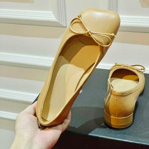 Luxury Mm6 Ball Dress Shoes Tabi Ballet Shoes Party Luxury Semi-Casual Shoes Flat Lambskin Leg Party Split Toe Magira Ballet Shoes Slippers Leather Ankle Slippers