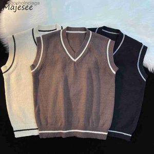 Men's Vests Sweater Vest Men Spring V-neck Japanese Vintage Striped College Knitted Fashion Loose All-match Ins Sleeveless Simple ClothingL231014