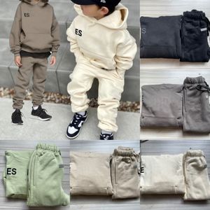 Hoodie Sets Baby Warm Sweaters Set Kids Clothing Designer Boys Girls Clothes Winter Luxury Tshirts and Shorts Tracksuit Children Youth Outfits