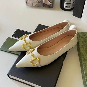 Mulheres Sapatos de Vestido Liso 100% Couro Autêntico Fivela de Metal Sapatos de Designer Senhora Carta de Couro Sapato Casual Mules Princetown Tiger Homens Trample Mocassins Preguiçosos 03