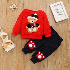 Kleidungssets Baby Jungen und Mädchen Bär bestickt Wolle Top Fußabdruck Muster Hosen 2PCS Casual Kinder 231013