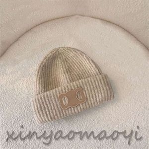 Nuovi berretti invernali Cappelli lavorati a maglia Hip Hop Uomo gorro Bonnet Donna Berretti Pompon di pelliccia Warm Skull Cap snapback pompon