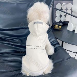 Fashion Cotton Dog Bluza Dog Cat Letter Print Pullover Bluza Schnauder Bichon Corgi Teddy Pet Knitted Swater Ubrania