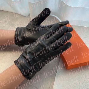 Metal Letter Men Sheepskin Gloves Luxury Designer Black Mittens Autumn Winter Warm Leather Gloves Motorcycle Driving Mittens