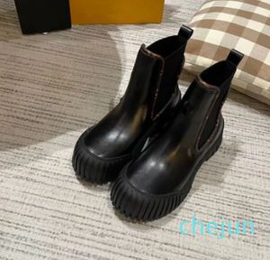مصمم نساء أحذية Ruby Flat Wonderland Combat Metropolis Booties Leather Platform Boots Boots Boot
