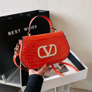 2023 Yeni Omuz Kadın Çanta Moda Korece Versiyon Timsah Çanta Küçük Tasarım Crossbody9836