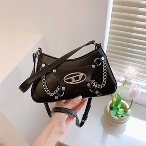 Super Hot Women's Bag 2023 New Sweet Cool Spicy Girl Underarm Single Shoulder Oblique Cross model 5598