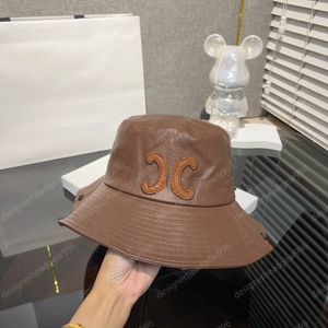 قبعات مصممي الرجال شاحنة سائق Cap Caps Classic Leather Ducket Hat في وقت مبكر من الربيع في الهواء الطلق المشي لمسافات طويلة دلو الصيد قبعة SUN SUN VISOR وقبعة مقاومة للرياح Casquette