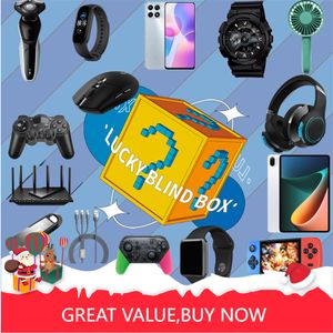 2023 headset Lucky Bag Blind Box Mystery Boxes Det finns en chans att öppna spelspelare Mobiltelefonkameror Drönare Game Console Smart Watch Earphone Mer gåva