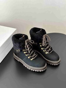 botas curtas de lã para caminhada, sapatos femininos quentes e confortáveis de inverno, botas Martin exclusivas e marca