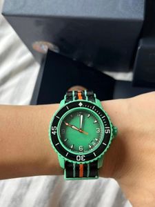 Orologio sportivo da uomo al quarzo Ocean: cinque quadranti rotanti Ocean Glow con funzionalità complete Ora mondiale Reno Masculino