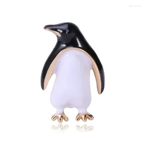 Brooches Lovely Penguin Brooch Cartoon White Black Enamel Animal Pin Denim Shirts Jackets Backpack Badge Fashion Jewelry Gift