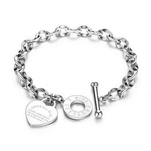 Charme Pulseiras 2021 Est Chegada Cadeia de Aço Inoxidável Palavras Gravadas Coração Personalizado O Carta Amor Bíblia Prbs Link Pulseira Wome DHM4N