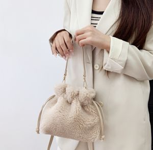 Plush Bag for Women New Trend Version Versatile One Shoulder Oblique Straddle Bag High Quality Casual Bucket Bag Khaki Style