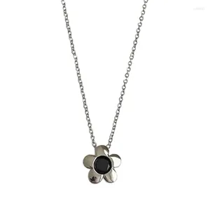 Pendant Necklaces Stylish Black Floral Necklace Adjsuatble Flower Charm Neck Chain Trendy