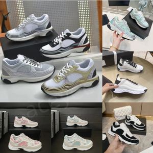 Designer Running Shoes Nylon Reflexivo Sdfsf Tecido Suede Effect Trainer Alfabeto Tweed Mulheres Virgil Rosa Preto Dourado Branco Cnel Sapatos Reflexivos