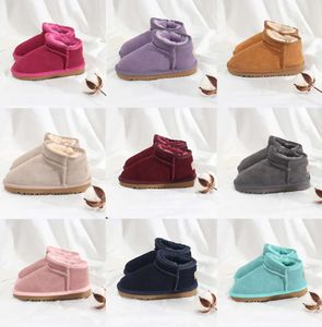 2024 Australien Warme Stiefel Mini Halbe Baby-Schneestiefel Knöchelstiefel Klassischer Winter voller Pelz flauschig pelzig Baby Kinder Stiefeletten Jungen Mädchen Plateau Stiefeletten Kastanie hg54