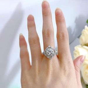 Cluster Rings 2023 European And American Micro Inlaid Precision Simulation Diamond Ring Imported High Carbon