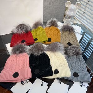 Caps Designer Beanie Hats Designers Women Monclar Beanie With Pom Pom 23 Färger Trendiga ull Varma tjocka stickade hattar för män och kvinnor hatthuv