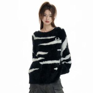 Parisyalı Tasarımcı Sweater Kadın Kürk Balencigag üst düzey lüks kalınlaşmış vizon kadife üst crewneck nakış siyah gevşek artı boyutu S-2XL