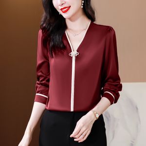 Blusas vermelhas de seda estilo chinês para mulheres designer de manga comprida tops de cetim outono inverno moda com decote em V blusa de passarela 2023 escritório feminino casual versátil top sólido