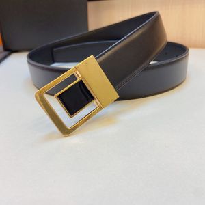 Cinture da donna in pelle nera Fibbia in metallo dorato Cintura alla moda Cintura da donna Pantaloni Jeans Cinture eleganti