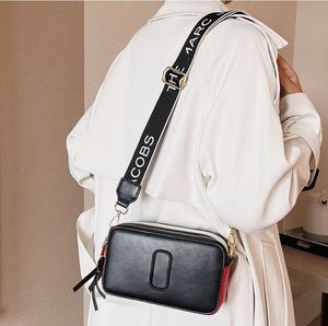 Designer Women New 2023Contrast Color Small Square Bag Trend Letter Single Shoulder Messenger Påsar Partihandel 20-12-7CM