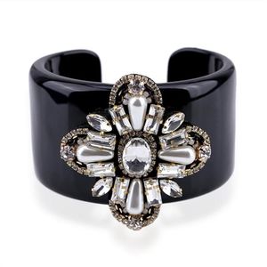 Bracciale HAHATOTO Trendy resina nera intarsiata a mano in rilievo di cristallo fiore dichiarazione gioielli da donna 3297301l