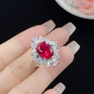 Kadın Düğün Mücevher Seti Kırmızı Kristal Simüle Simüle Edici Ruby Zircon Elmas Kolye Kolye Küpe Çıtaları Açık Yüzük Kız Arkadaş Hediyesi