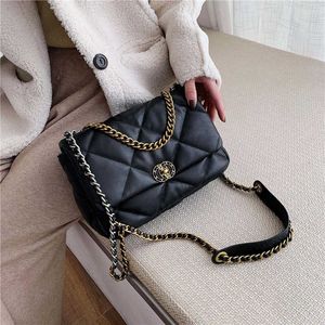 Autumn and Winter Textured Small Fragrant Wind for Women New Fashion Versatile Soft Crossbody with Western Charm Chain Bag