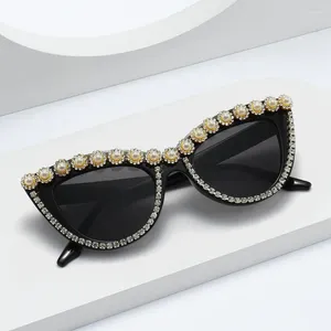 Sunglasses YOOSKE Fashion Diamond Women Personalized Flower Cat Eye Sun Glasses Female Anti Blue Light Frame