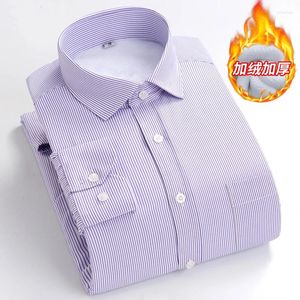 メンズドレスシャツ2023高品質の冬のファッションハンサムエブリシングとフリースの厚いトレンドシャツ長袖メンアセテート