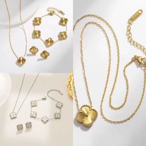 Fashion Clover Vans halsband Kvinnor Fyra bladklöver 18K guldhänge halsband armband örhänge guld silver smycken kvinnor engagemang parti gåva ingen låda