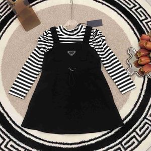 luxury fashion girls dresses tracksuits Baby autumn sets Size 100-150 CM Contrast striped design round neck Underlay and Strap Dress Aug30