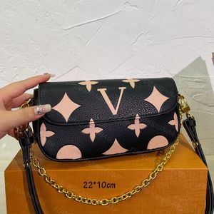 Women's Designer Crossbody Bags Lady Fashion Underarm Bags 22cm Classic Baguette Messenger Bag Top Luxury Handbag Chain Link Shoulder Bag