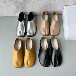 Shoes Boots Niche Tabi Split Toe for Women's Pig Hooves, Deep Cut Silver Single Shoe, Soft Leather, Genuine Sheepskin, and Flat Bottomed Grandma's