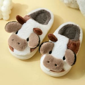 Pantofole wenyujh simpatiche pannelli di mucca soffice kawaii soffici pannelli caldi inverno donna fumetti fumetti slipper