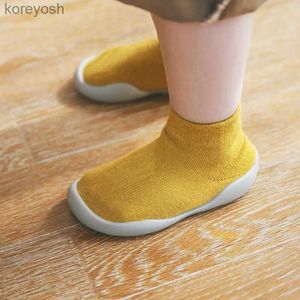 First Walkers Infant Baby Shoes Newborn Walkers Boy Girl Kids Solid Solid Soft Soft Baby Sock Shoe anti slip Rubber Sole Toddler Bootiesl231016