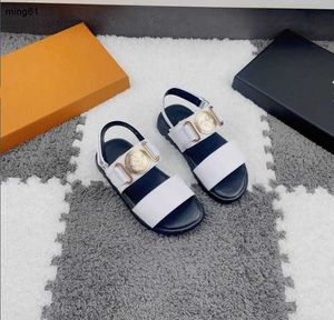 Varumärkesdesigner Kids Sandaler Fashion Girls Sandaler Beach Shoes Summer Child Flat Shoes Barn Slipper Inklusive Shoe Box