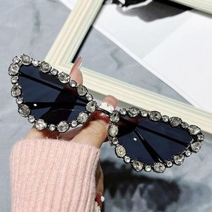 Sonnenbrille Luxus Kristall Frauen Cat Eye Trending Männer Metall Rahmen Sonnenbrille Gradienten Objektiv Diamant Shades UV400 Catwalk Brillen