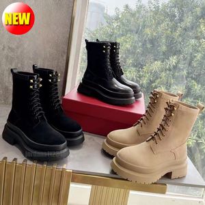 Designer womens stud boots outdoor lace up ankle leather combat boot british style platform warmth versatile winter snow thick sole booties mid-barrel boots m1016
