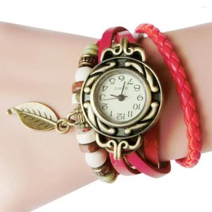 Armbandsur 2023 Fashion Luxury Watch for Women Retro Leatherwinding Armband Leaf Pendant Leather Strap Casual Digital