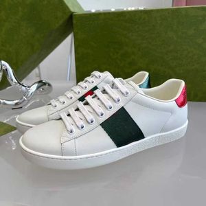 Sandali piatti comodi da donna con punta chiusa scava fuori 2022 Primavera Donna Scarpe stringate traspiranti da esterno Donna Beac Y220615