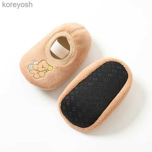 First Walkers Baby Shoes Winter Infant Crity Cartoon Kids Shoes Rubber Rubber Sole Floor Anti-Slip Boy Girl First Toddler Walkerl231016