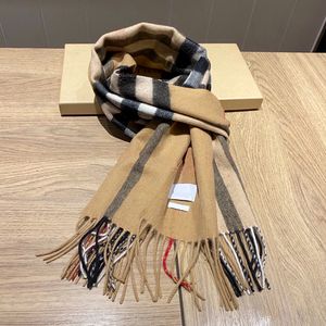 Projektanci szalików luksusowy szalik dla mężczyzn Klasyczne kraciaste frędzle ciepły szalik zarówno dla mężczyzn, jak i kobiet Długie owijanie Rozmiar 180 x 30 cm szalik zimowy