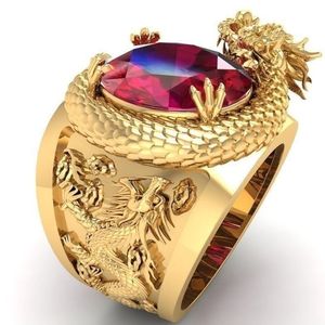 ソリティアリングHuitan Luxury Gold Dragon Pattern Men Rings Inlaid Big Oval Red Stone Wedding Party Male Trendy Jewelry 231016