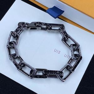 Catene di gioielli Uomo Donna Acciaio al titanio nero Coppia sexy Collana Amanti Catena Regali per fidanzato Collana punk raffinata Bracciale di marca con scatola louiselies vittonlies