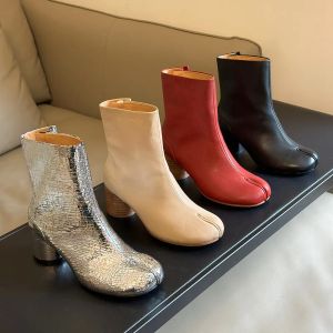 Ny glitter anatomisk ankel tabi stövlar chunky häl rund tå mössa mode ankel tossor unisex kvinnors lyxdesigner mode cowskin skor fabrik skor storlek 35-45