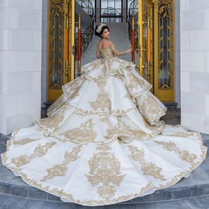 Białe długie rękawy luksusowa suknia balowa tiulowa sukienki Quinceanera Złote aplikacje